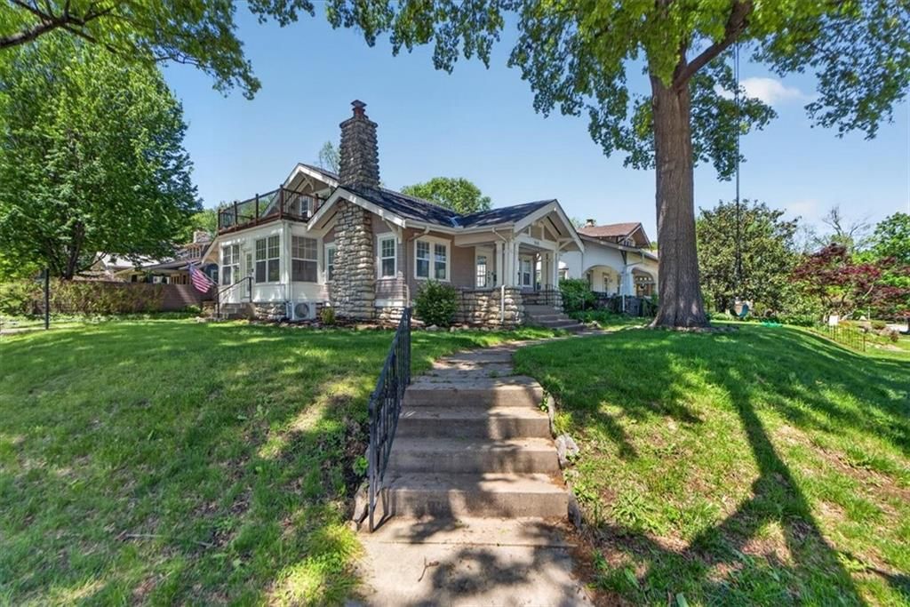5850 Brookside Boulevard — photo 2