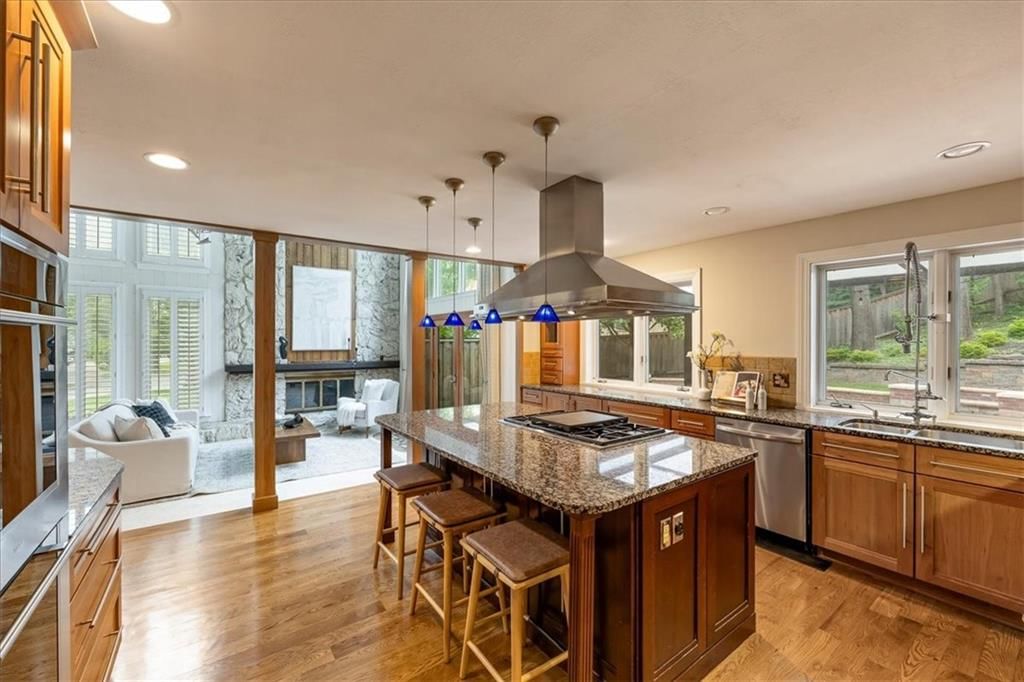 8800 Rosewood Drive — photo 3