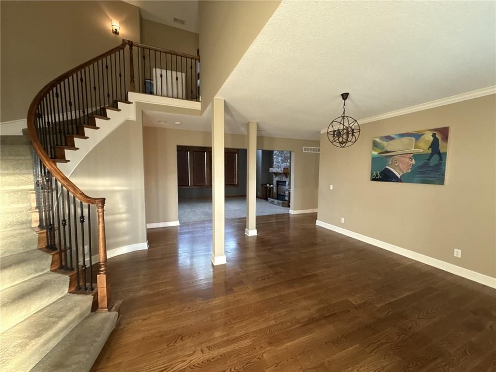 5739 NE Timber Hills Drive — photo 2
