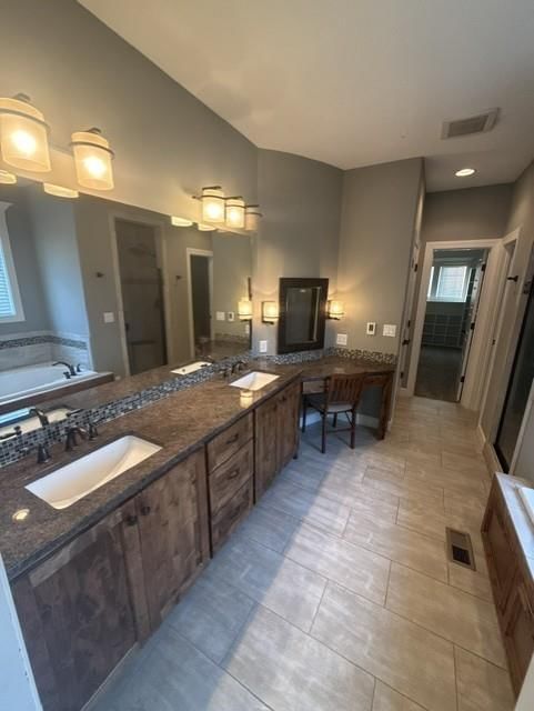 5739 NE Timber Hills Drive — photo 23
