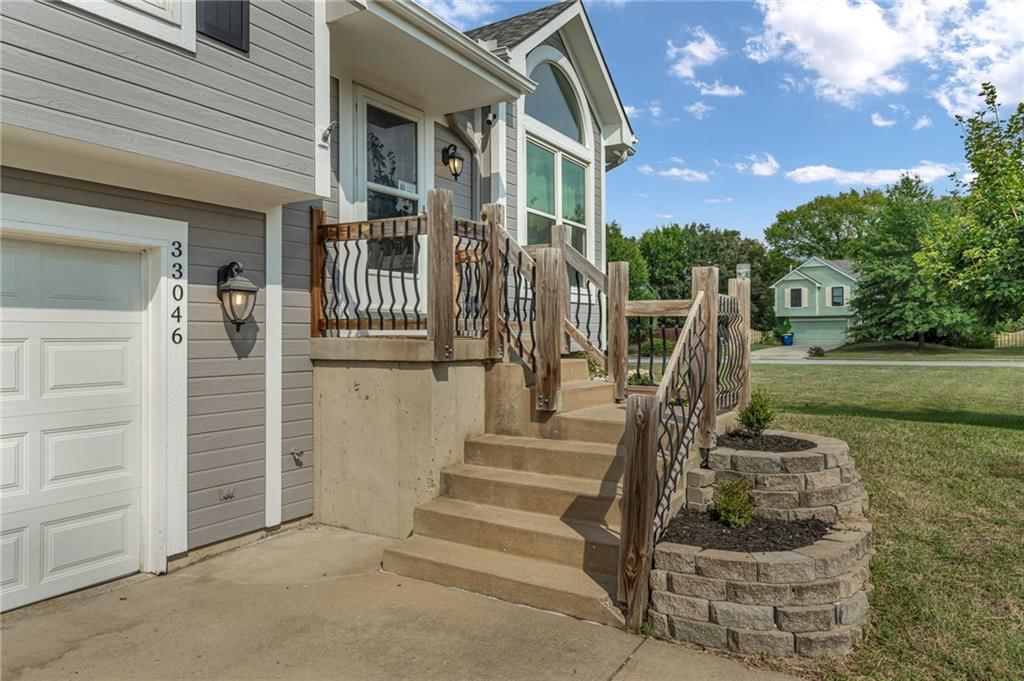 33046 W 88th Terrace — photo 2
