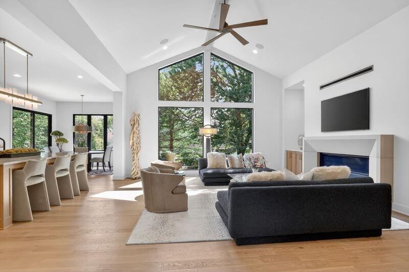 7921 El Monte Street — photo 2