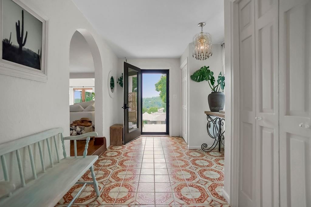 252 Apache Trail — photo 4