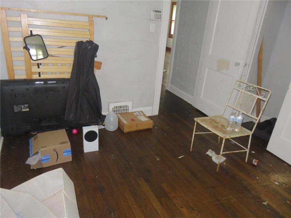 3938 Myrtle Avenue — photo 4