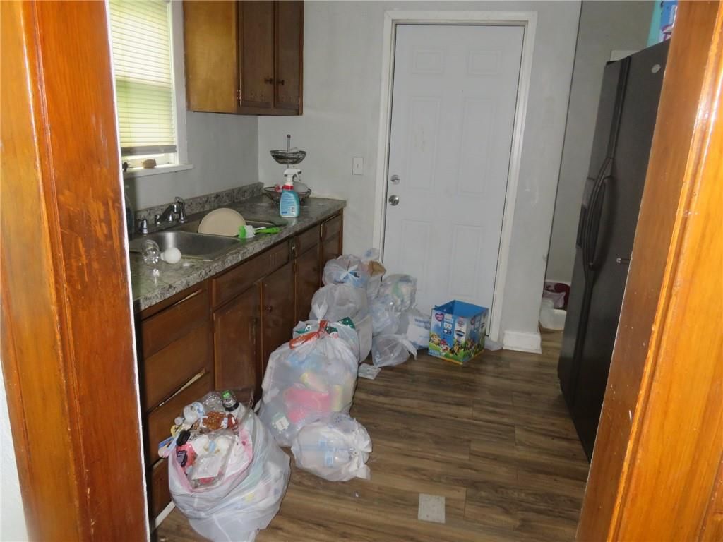 3938 Myrtle Avenue — photo 5