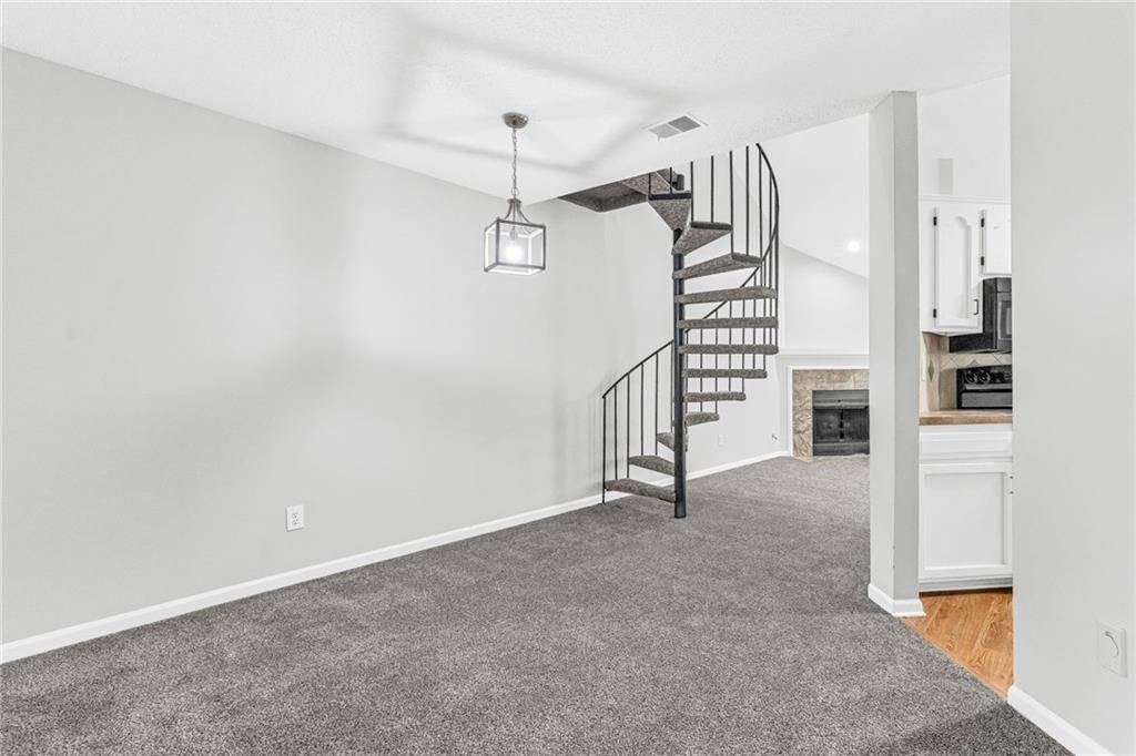 724 E 122nd Terrace — photo 13