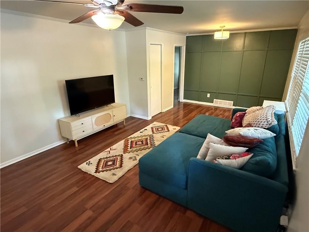 7680 Rainbow Drive — photo 2