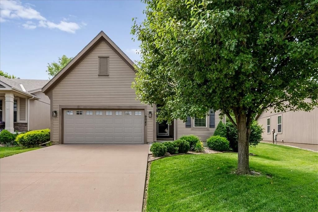 9047 Meadow View Drive — photo 2