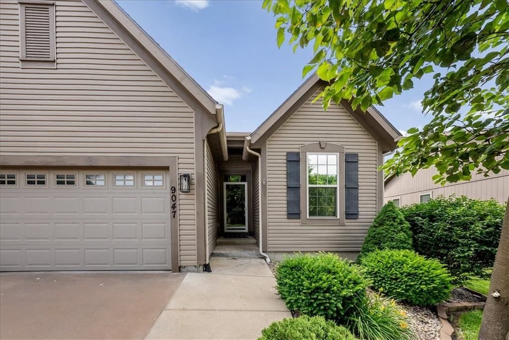 9047 Meadow View Drive — photo 3