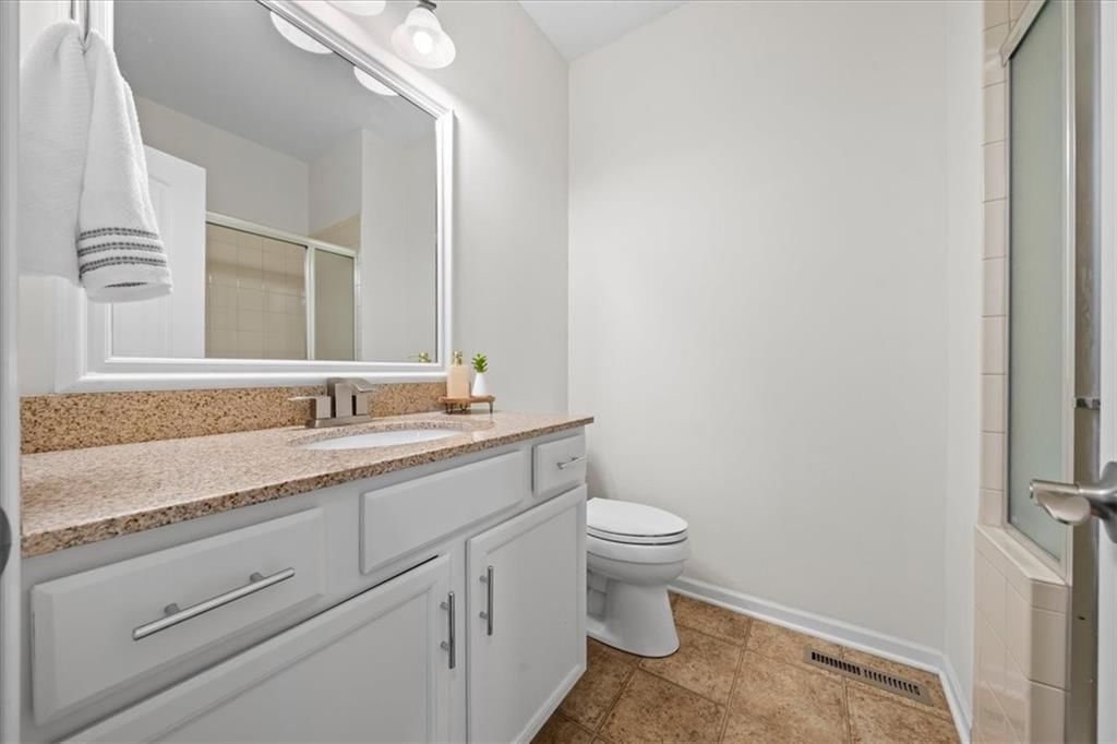 9047 Meadow View Drive — photo 17