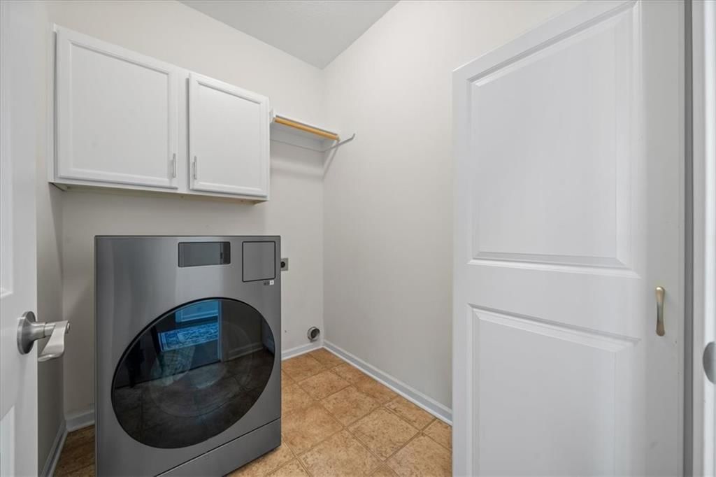 9047 Meadow View Drive — photo 18