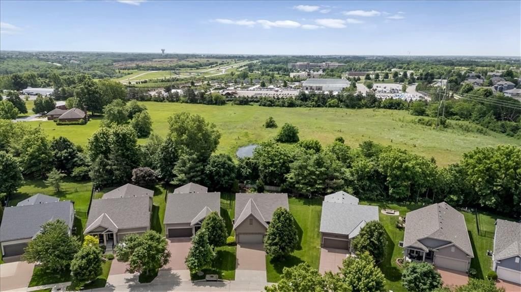 9047 Meadow View Drive — photo 30