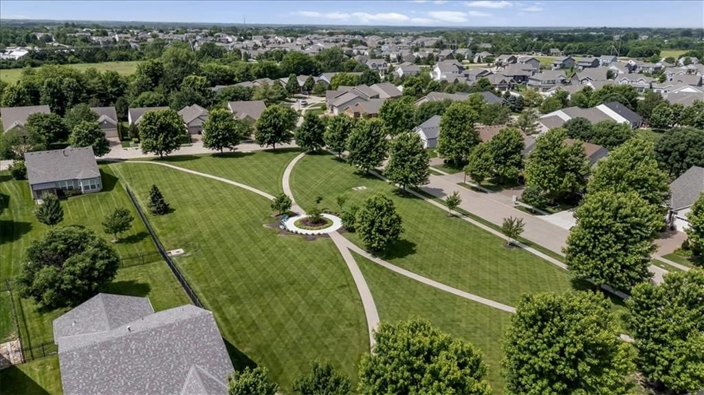 9047 Meadow View Drive — photo 34