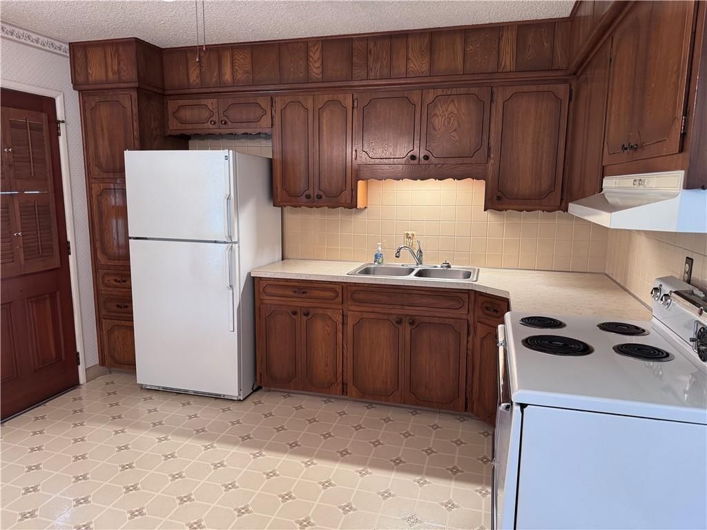 1313 N Cedar Crest Drive — photo 6