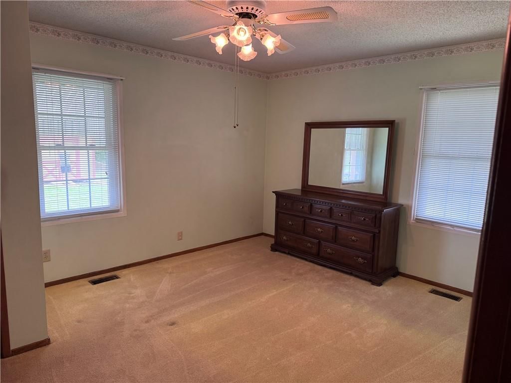 1313 N Cedar Crest Drive — photo 8