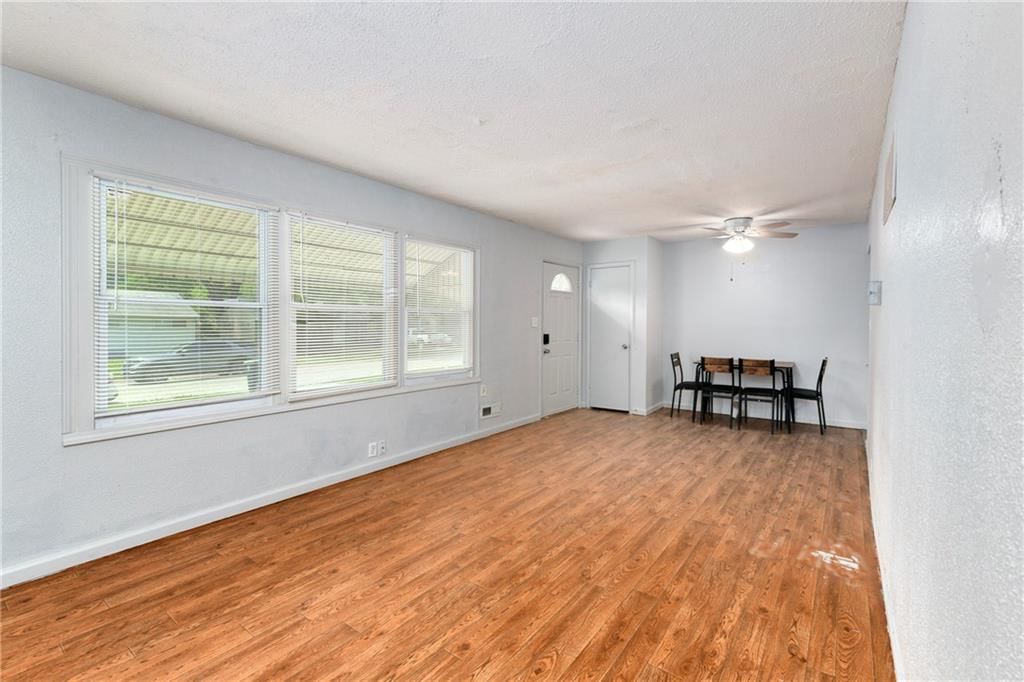 10719 CAMBRIDGE Avenue — photo 4