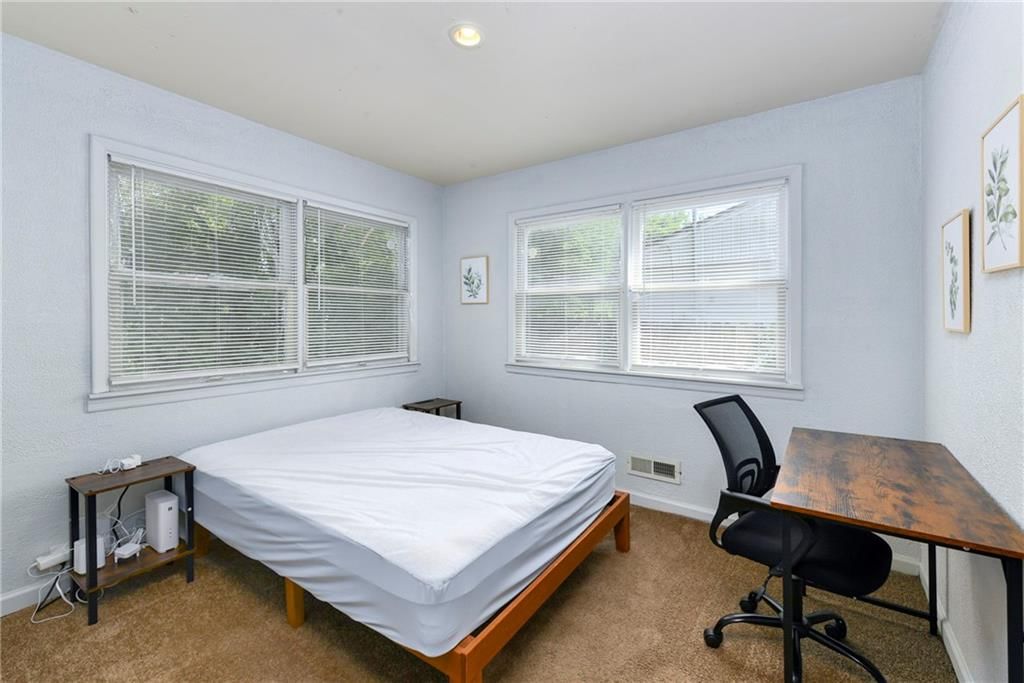 10719 CAMBRIDGE Avenue — photo 6