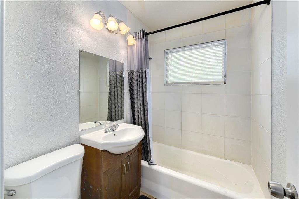 10719 CAMBRIDGE Avenue — photo 10