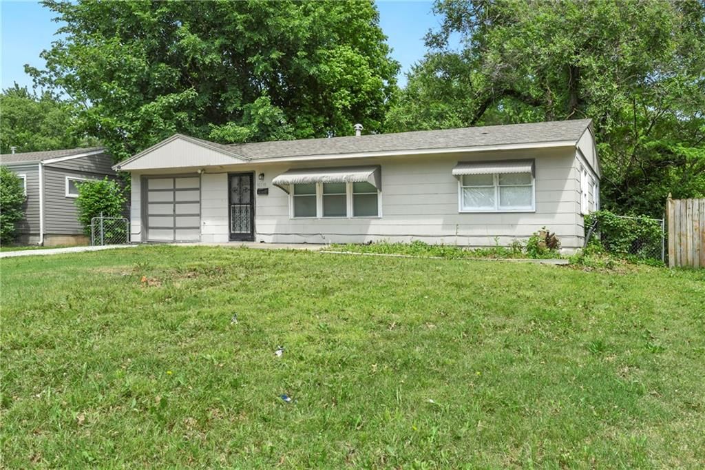 10719 CAMBRIDGE Avenue — photo 19