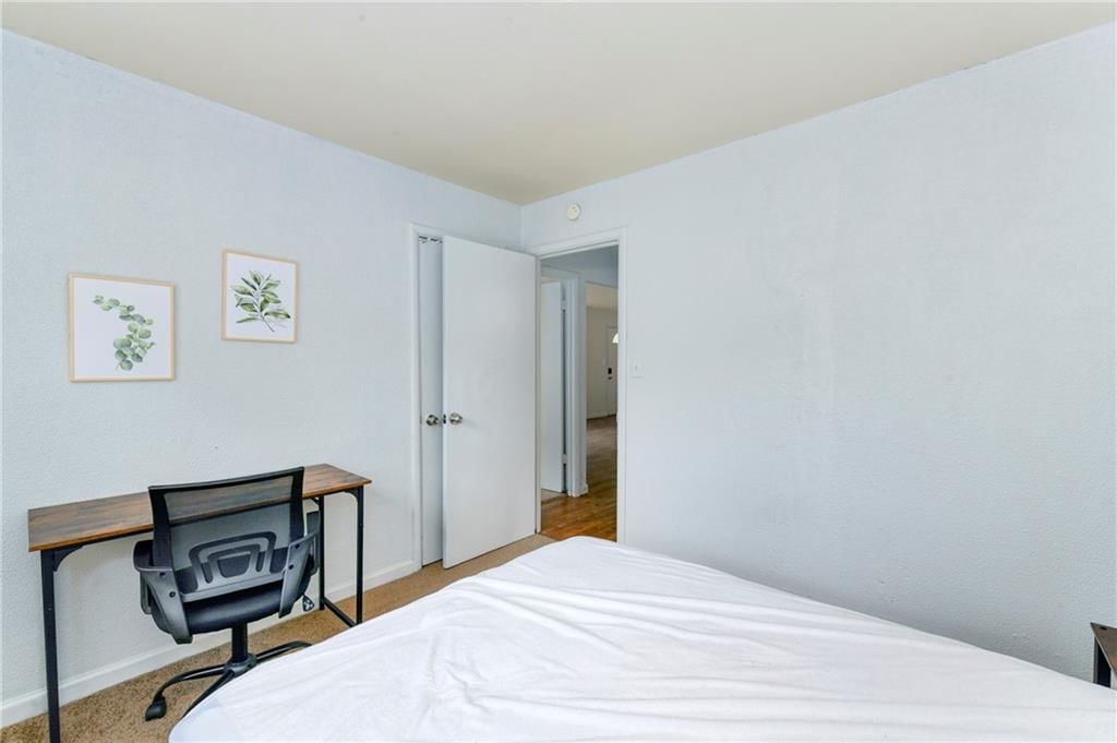 10719 CAMBRIDGE Avenue — photo 21