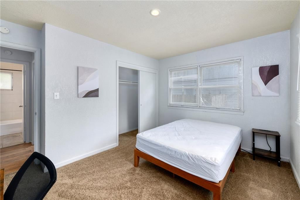 10719 CAMBRIDGE Avenue — photo 23