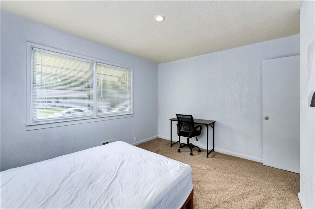 10719 CAMBRIDGE Avenue — photo 25