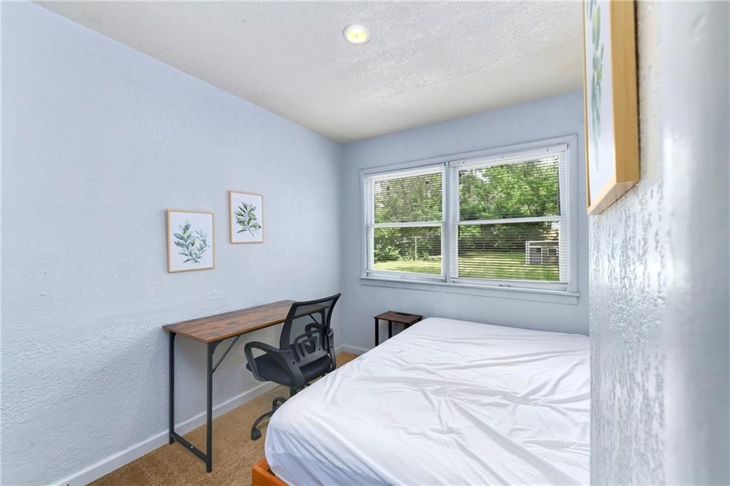 10719 CAMBRIDGE Avenue — photo 26
