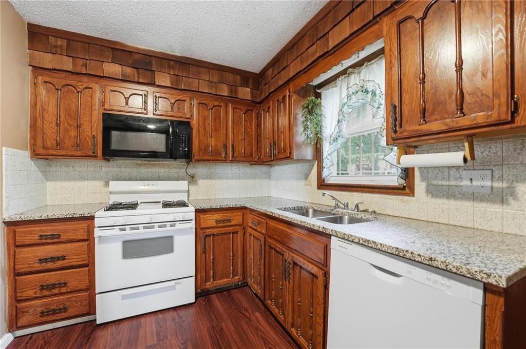 7816 Orville Avenue — photo 14