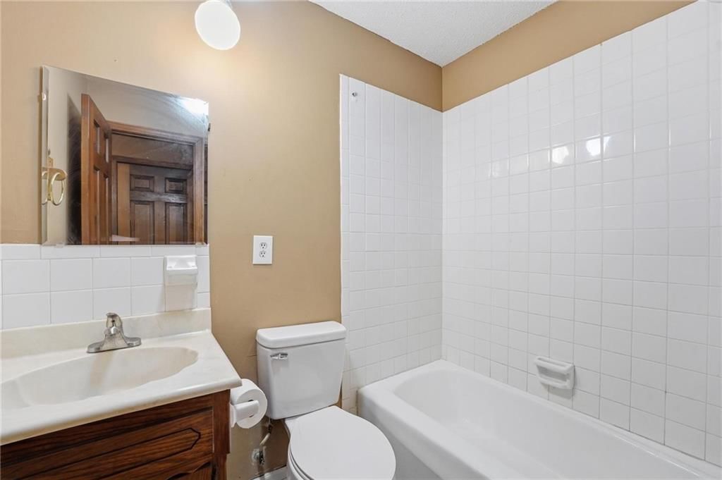 7816 Orville Avenue — photo 16