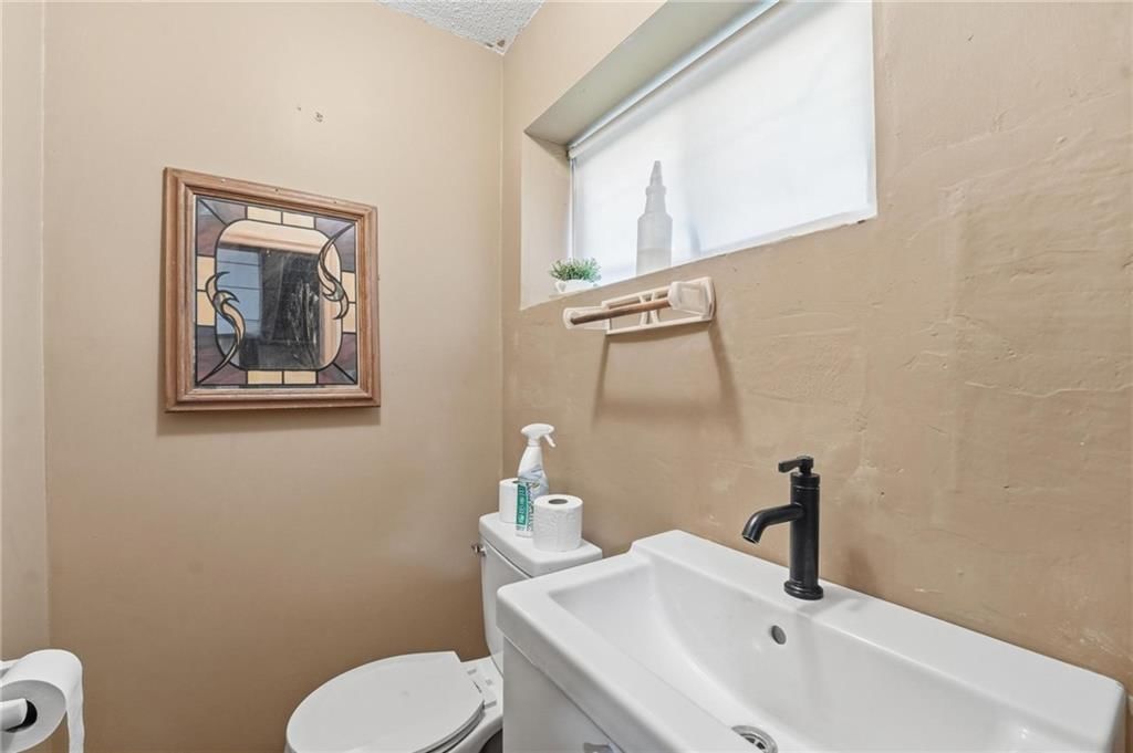 7816 Orville Avenue — photo 28