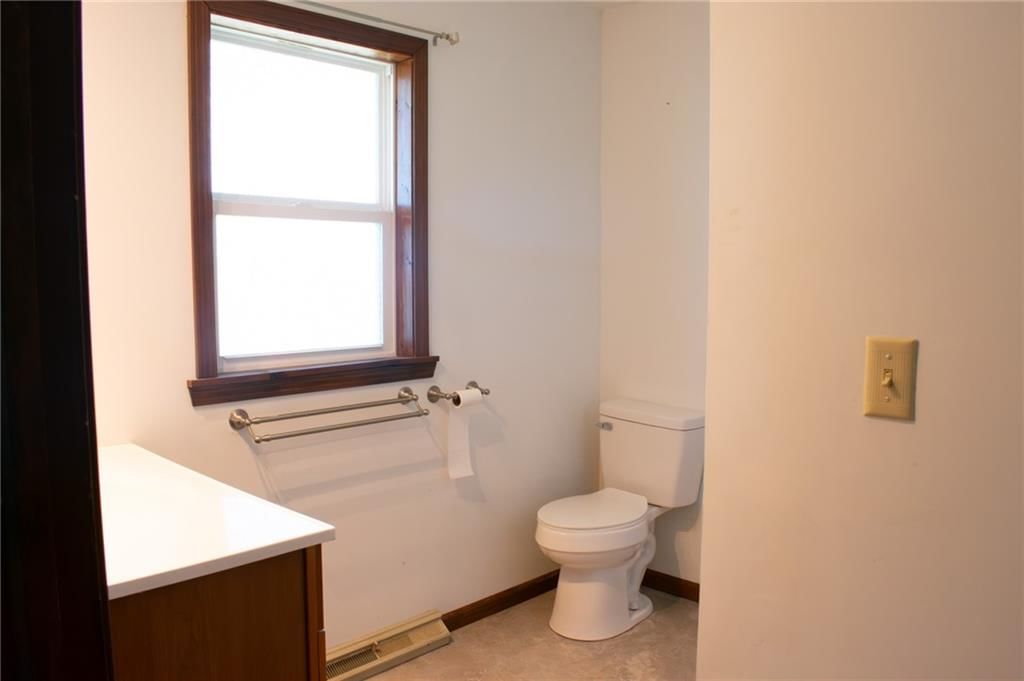 329 W Slater Street — photo 9