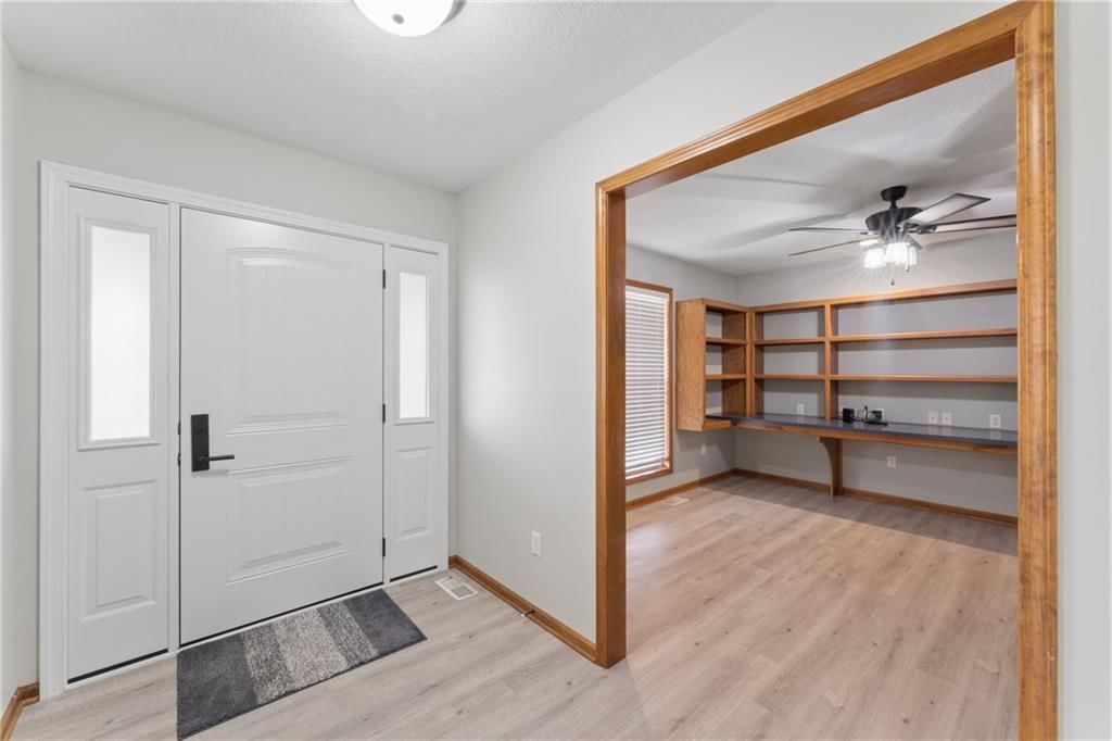513 S Travis Street — photo 7