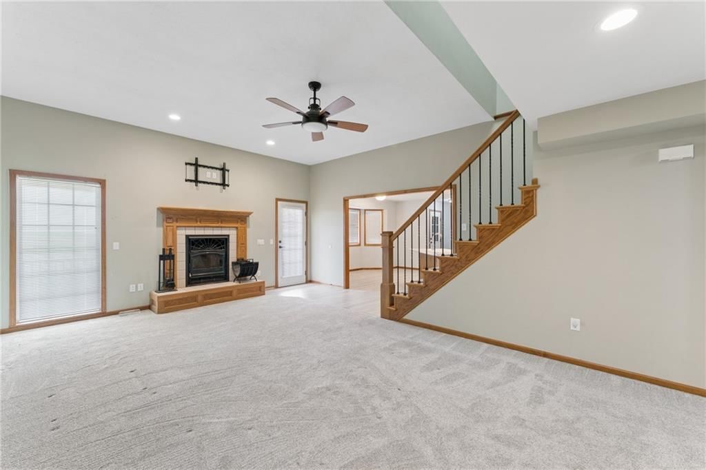 513 S Travis Street — photo 8