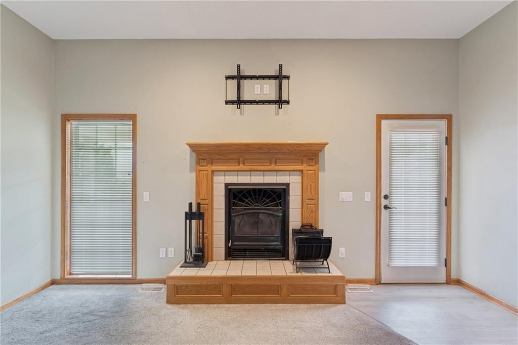 513 S Travis Street — photo 11