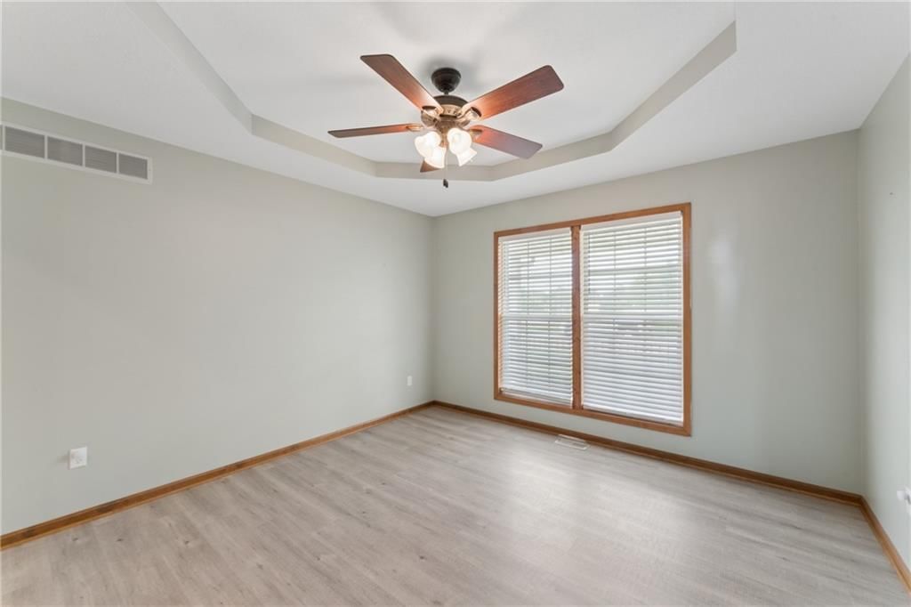 513 S Travis Street — photo 20