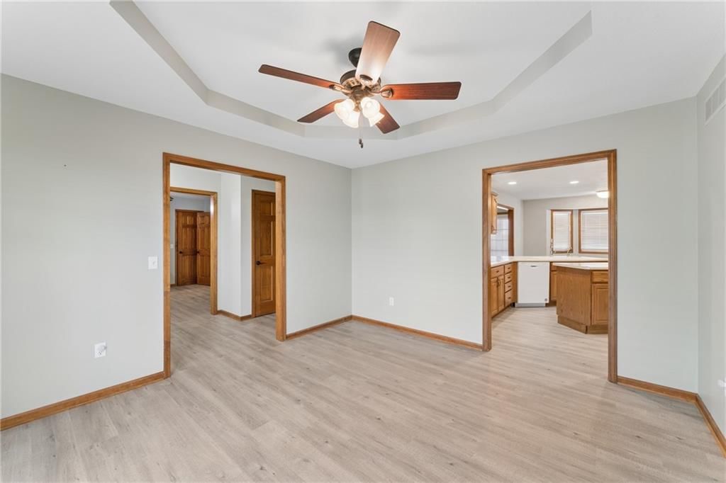 513 S Travis Street — photo 21