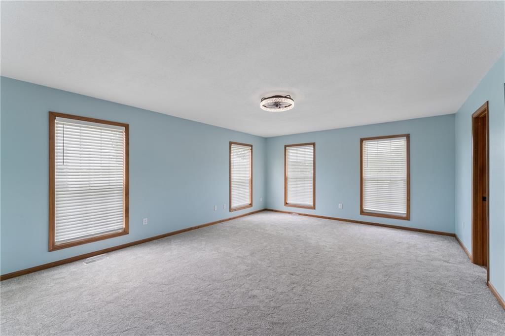 513 S Travis Street — photo 25