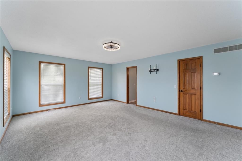513 S Travis Street — photo 26