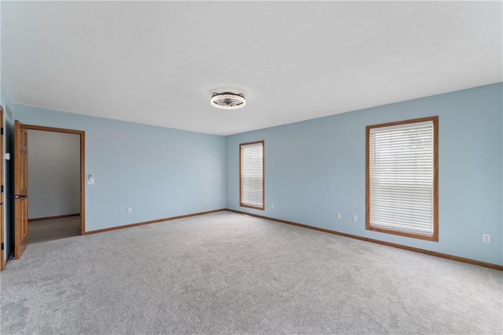 513 S Travis Street — photo 27
