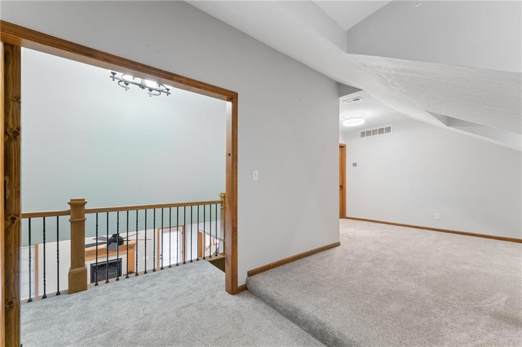513 S Travis Street — photo 40