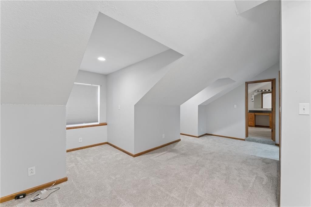 513 S Travis Street — photo 42