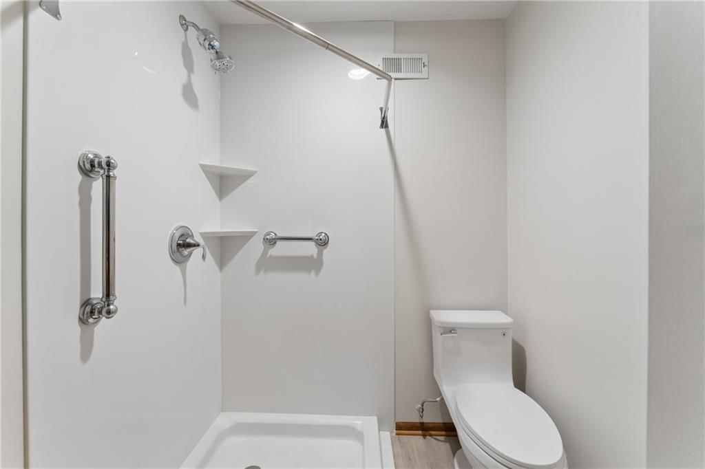 513 S Travis Street — photo 45