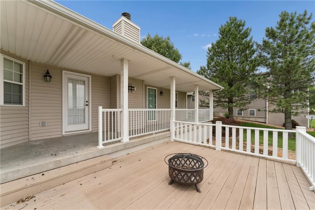 513 S Travis Street — photo 63