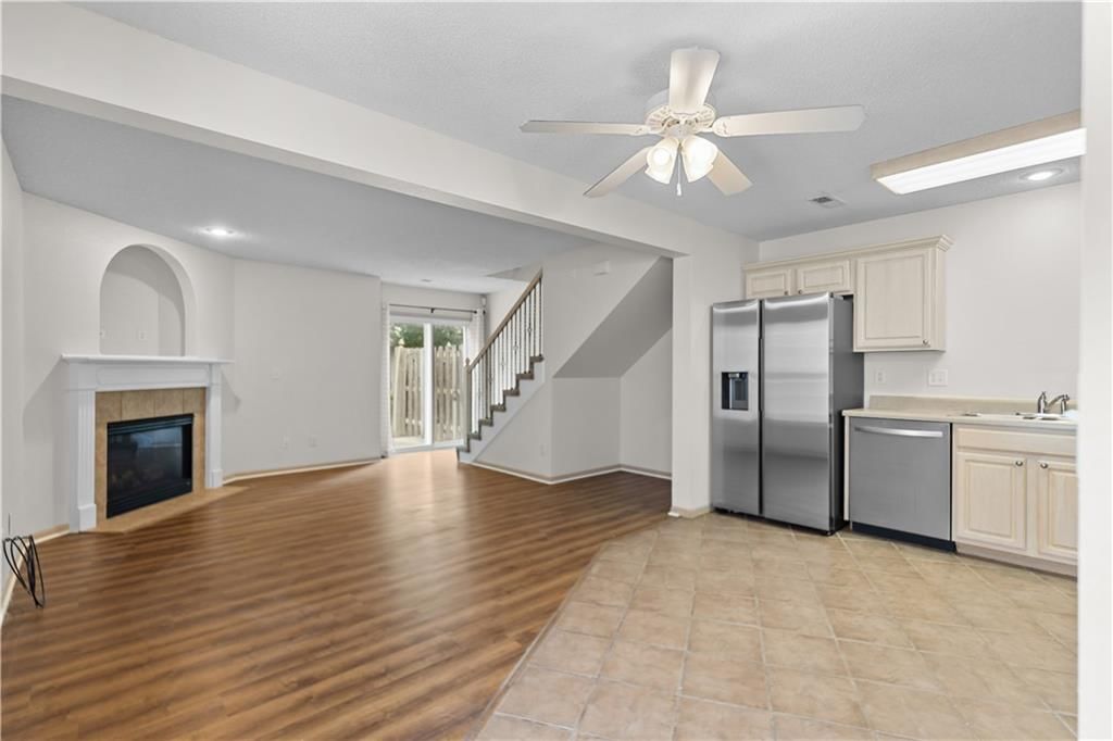 10660 E 46th Terrace — photo 3