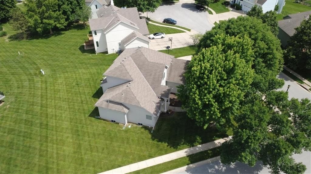 8623 N Richmond Avenue — photo 28