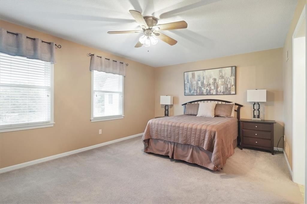 8623 N Richmond Avenue — photo 46