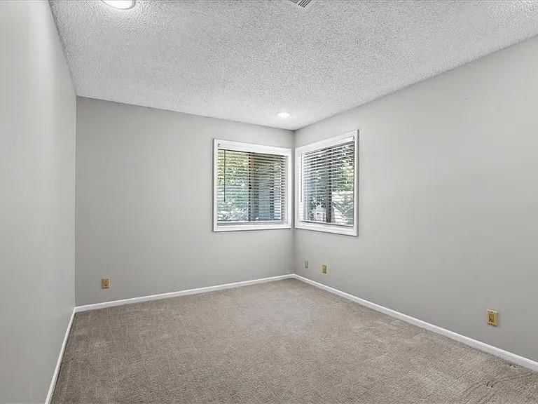 8323 W 120 Terrace — photo 4