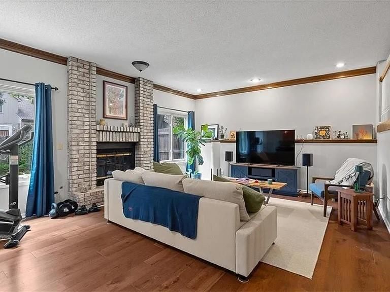 8323 W 120 Terrace — photo 6