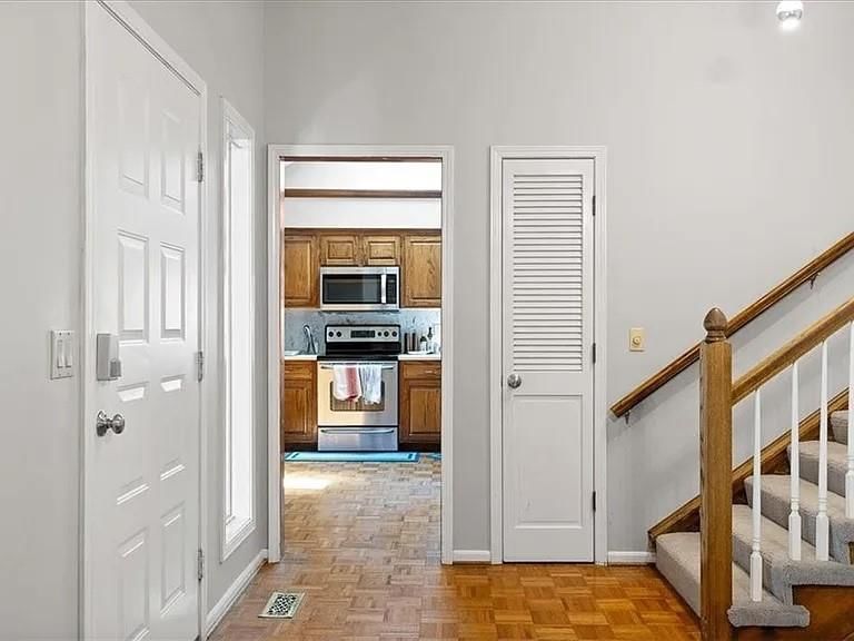 8323 W 120 Terrace — photo 7