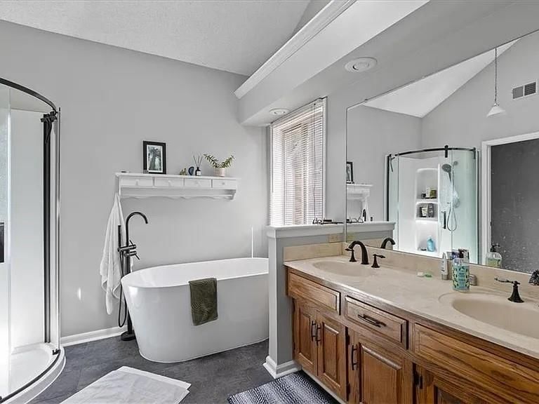 8323 W 120 Terrace — photo 14
